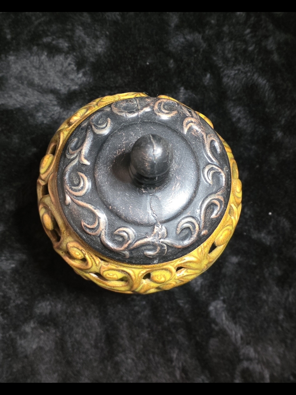 Lattice Filigree Scroll Jar Urn Candle Holder Incense Burner 9x6